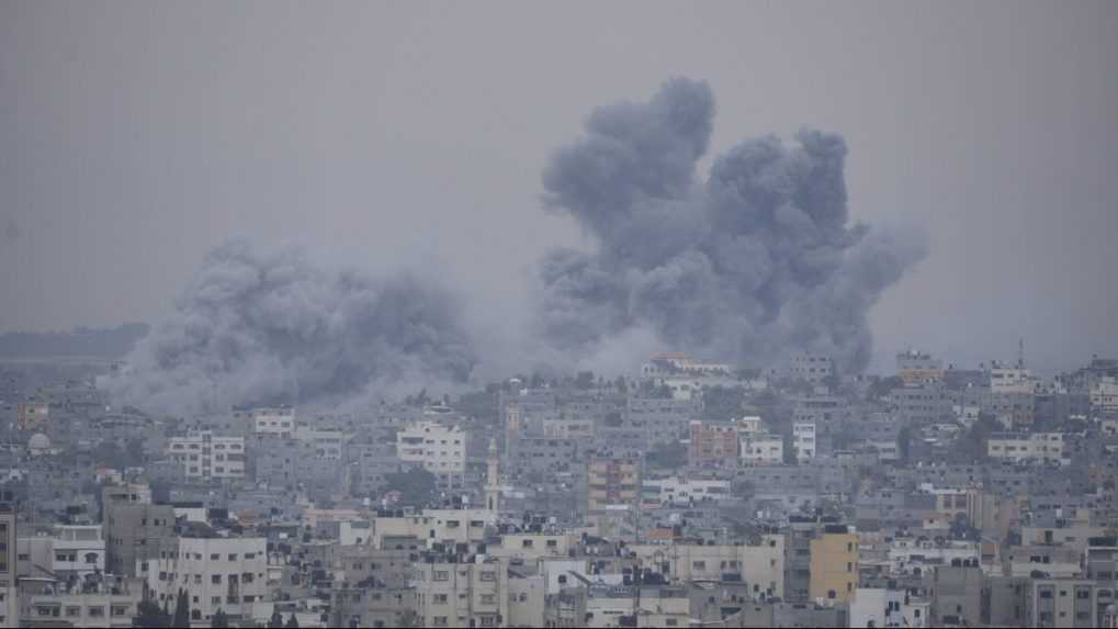 Izrael zvoláva do bojov proti Hamasu rezervistov zo zahraničia. Národný dopravca posilnil lety