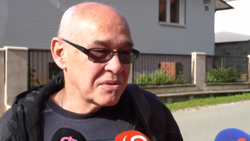 Polícia obvinila podvodníkov, ktorí muža z Gelnice (60) obrali o tisíce eur aj rodinný dom