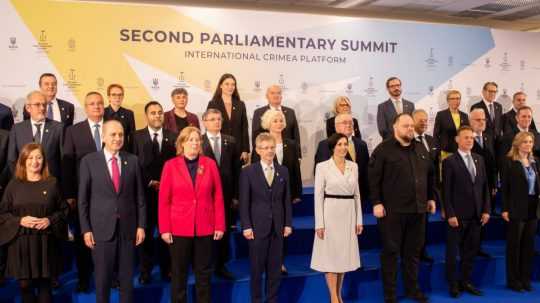 Na snímke predstavitelia parlamentov viac než 40 krajín z celého sveta na druhom parlamentnom summite Medzinárodnej krymskej platformy.