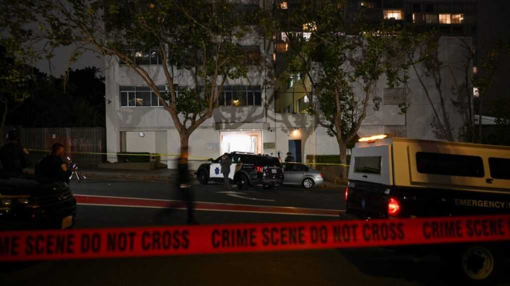 V San Franciscu narazilo vozidlo do čínskeho konzulátu, vodiča polícia zastrelila