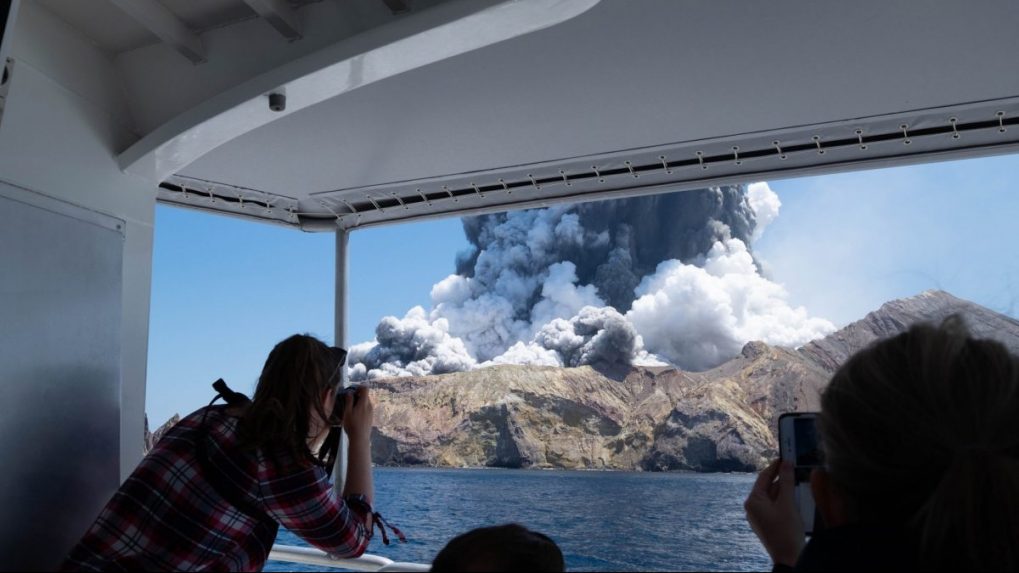 Smrtiaca erupcia sopky na Novom Zélande: Súd uznal za vinnú firmu, ktorá spravovala sopečný ostrov
