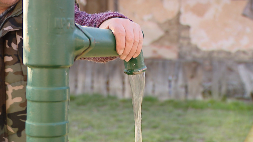 Po zemetrasení riešia obyvatelia Ďapaloviec ďalší problém: Voda v studniach, na ktorú sú mnohí odkázaní, sa zmenila
