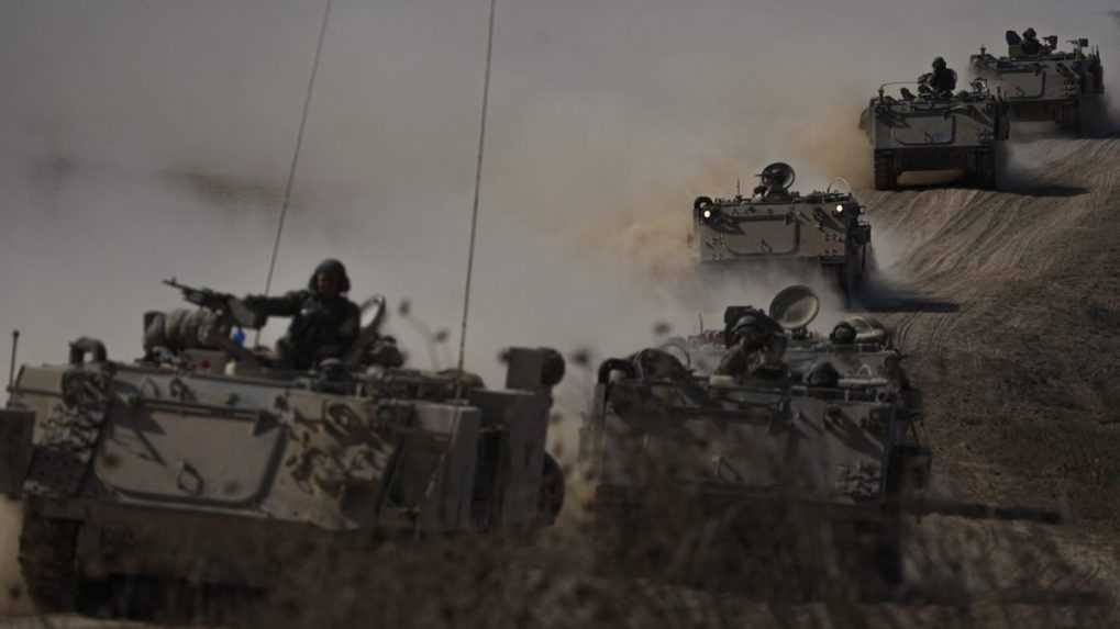 Izraelské tanky obsadili kľúčovú cestu v Gaze. Strieľajú na každé vozidlo, ktoré sa po nej pokúsi prejsť, tvrdia svedkovia