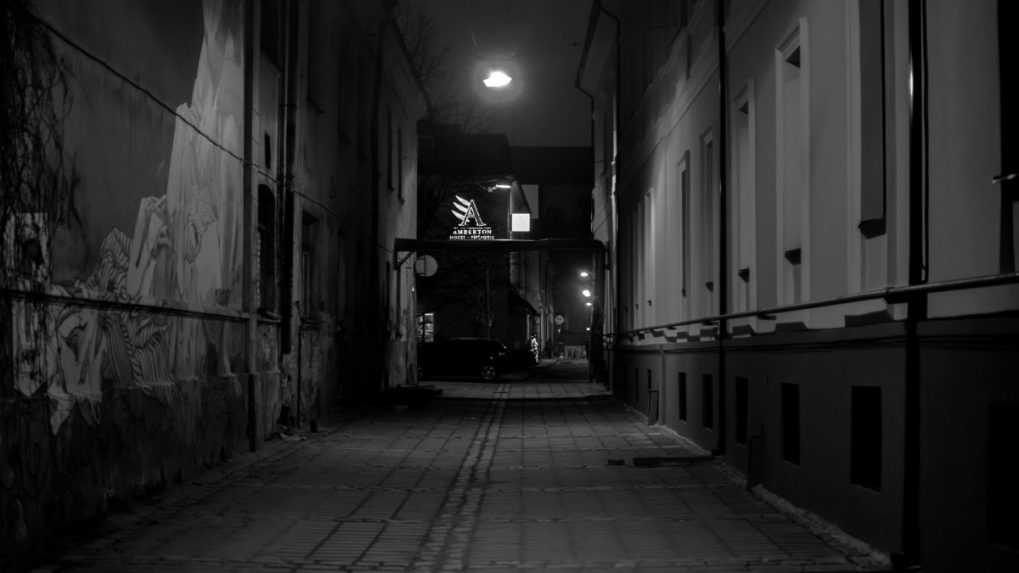 Takmer každá žena na Slovensku má strach, ak ide sama v neskorých hodinách po ulici, odhalil prieskum