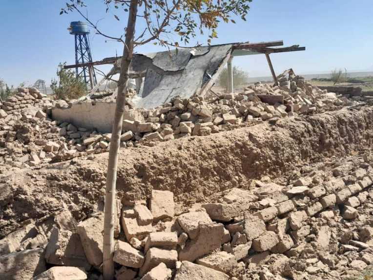 Počet obetí zemetrasenia v Afganistane stúpol na tisíce