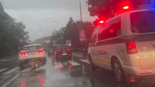 Dopravní policajti ráno v Piešťanoch riešili dopravnú nehodu, pri ktorej bol vážne zranený 14-ročný školák.