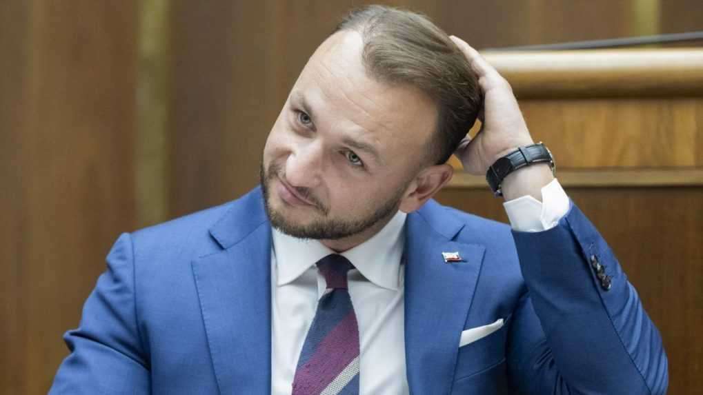 Opozícii sa nepodarilo odvolať ministra vnútra Šutaja Eštoka