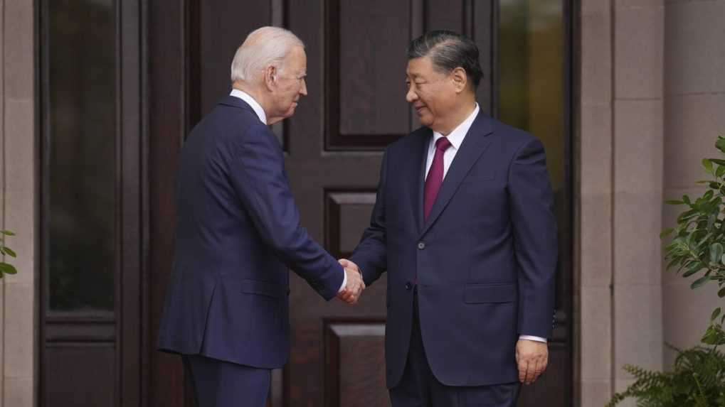 Prezidenti Biden a Si Ťin-pching sa stretli v Kalifornii. Je potrebné vyvarovať sa konfliktu, zaznelo pred rokovaním