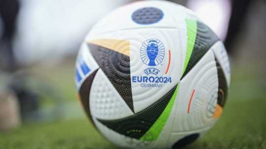 Na snímke futbalovú loptu, s ktorou sa bude hrať na tohtoročných majstrovstvách Európy v Nemecku
