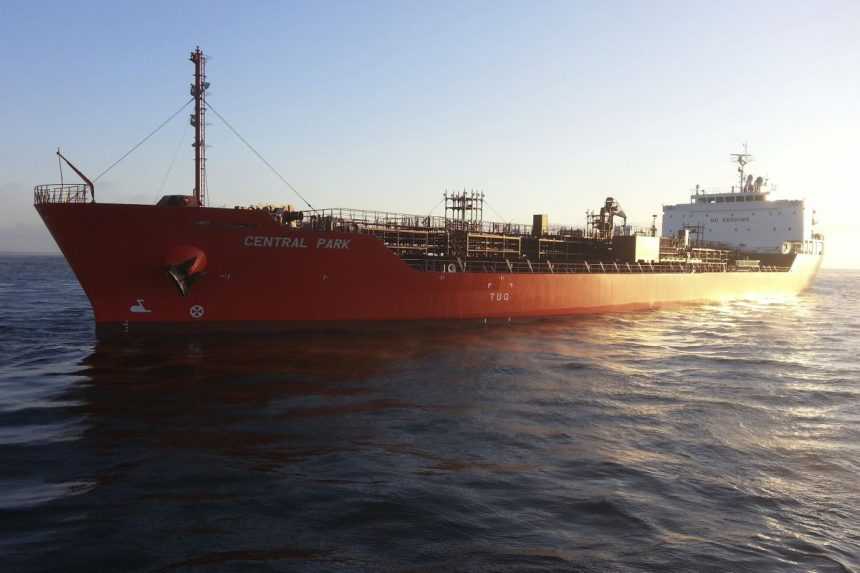 Neznáme osoby sa pri jemenskom pobreží zmocnili ropného tankera, ktorý je prepojený na Izrael