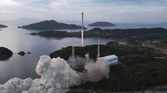 KĽDR úspešne vyslala špionážnu družicu na obežnú dráhu