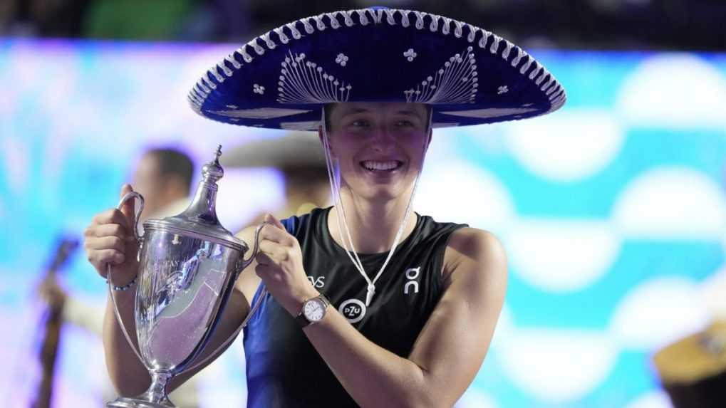 Poľka Swiateková sa po triumfe na turnaji WTA Finals stala staronovou svetovou jednotkou