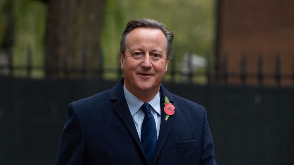 Británia bude mať nového ministra zahraničných vecí. Stane sa ním bývalý premiér krajiny