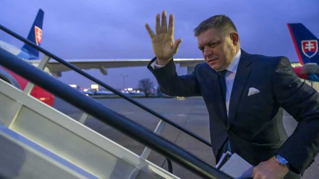 Premiér Robert Fico pricestoval do Prahy. Na zahraničnej návšteve bude rokovať o vzájomných vzťahoch Slovenska s Českom