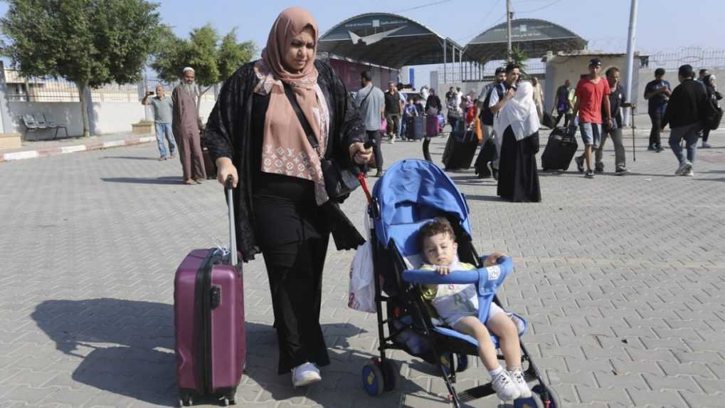 Z pásma Gazy odchádzajú do Egypta prví cudzinci od začiatku vojny