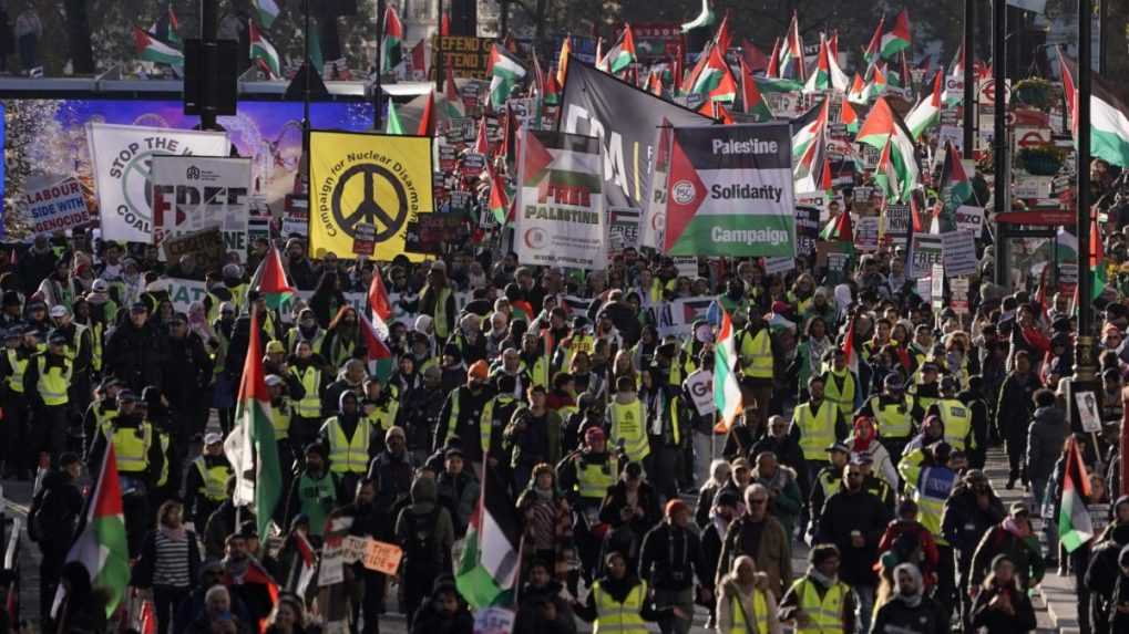 Do ulíc Londýna opäť vyšli desiatky tisíc ľudí, žiadajú trvalé prímerie v Pásme Gazy