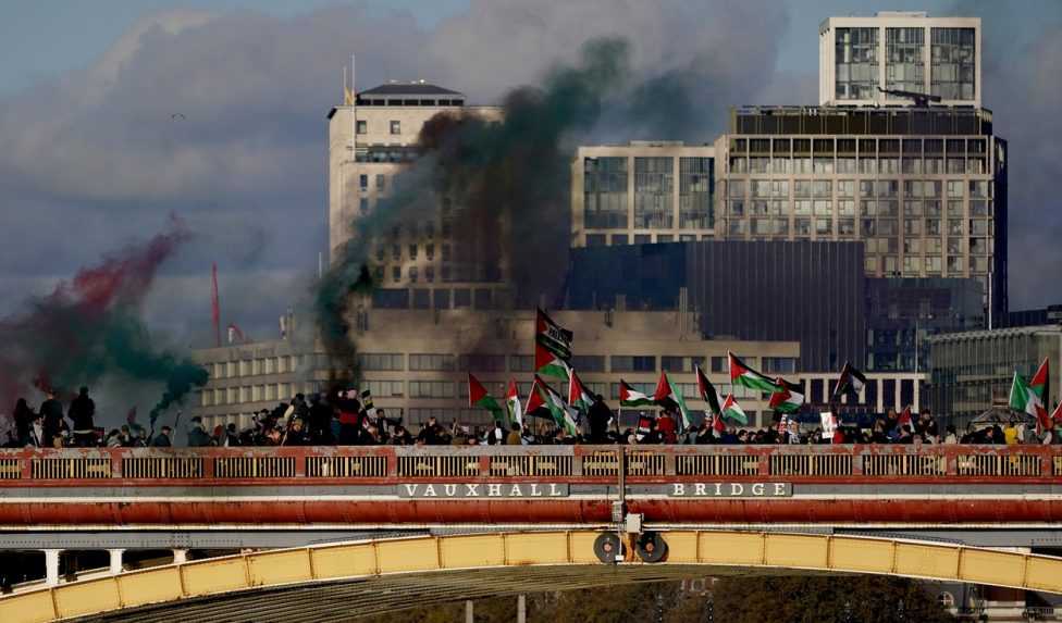 Za mier v Palestíne pochodovalo v Londýne asi 300-tisíc ľudí