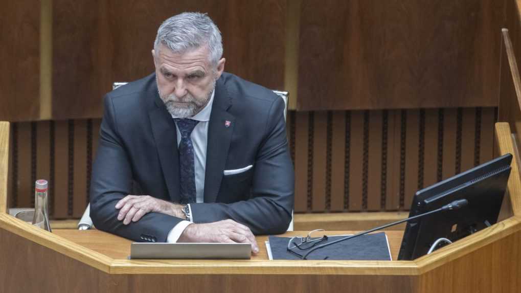 Opozícia aj koalícia diskutovali o Šutajovi Eštokovi. Rozhodnutie o budúcnosti ministra sa zrejme blíži
