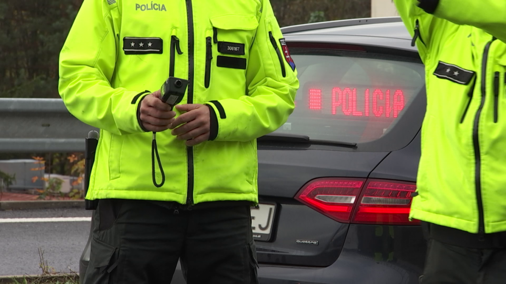 Vodiči sa na cestách stretnú s väčším počtom policajných hliadok, zamerajú sa najmä na nehodové úseky