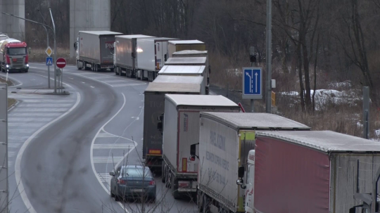 Zástup kamiónov na slovensko-ukrajinskej hranici.