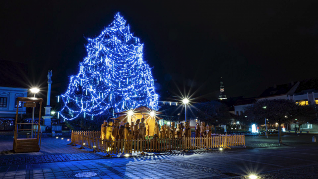 Nové Mesto nad Váhom príde o tradičný symbol Vianoc, smrek môže ohroziť ľudí