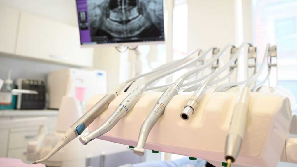Komora zubných lekárov kritizuje zrušenie benefitov. Tvrdí, že nikto s ňou v tejto veci nekomunikoval