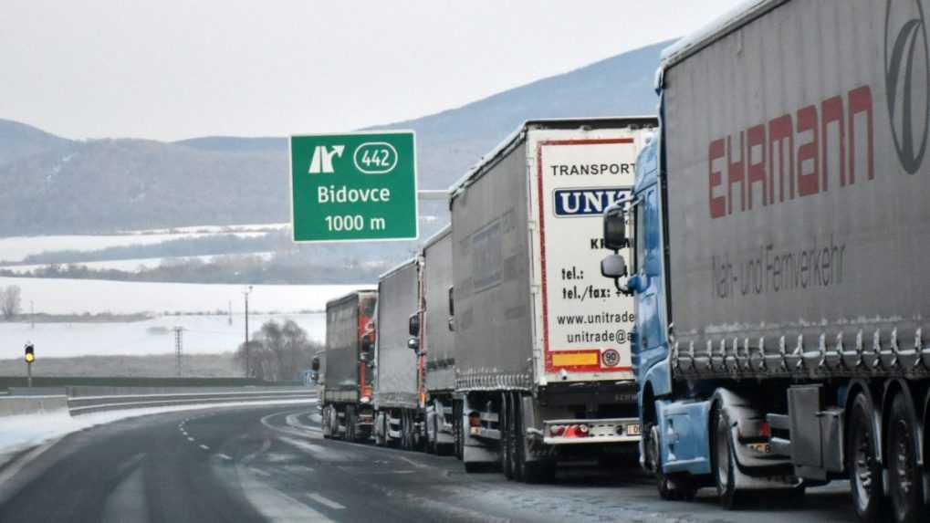 Únia autodopravcov ukončila blokádu kamiónov na priechode Vyšné Nemecké