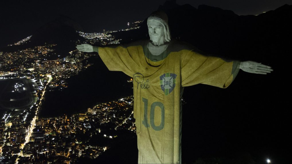 Legendu brazílskeho futbalu Pelého si uctili v Riu de Janeiro. Prečítali aj posolstvo pápeža Františka