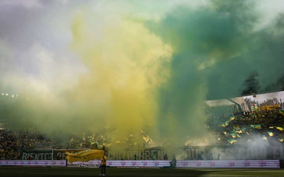 Tragédia pred futbalovým zápasom: Francúzskeho fanúšika (†31) bodli do chrbta, útok neprežil