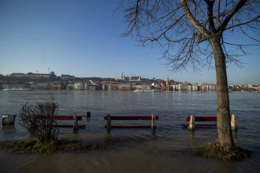 Dunaj zaplavil nábrežia Budapešti, bol najvyšší za desaťročie. Jeho hladina postupne klesá