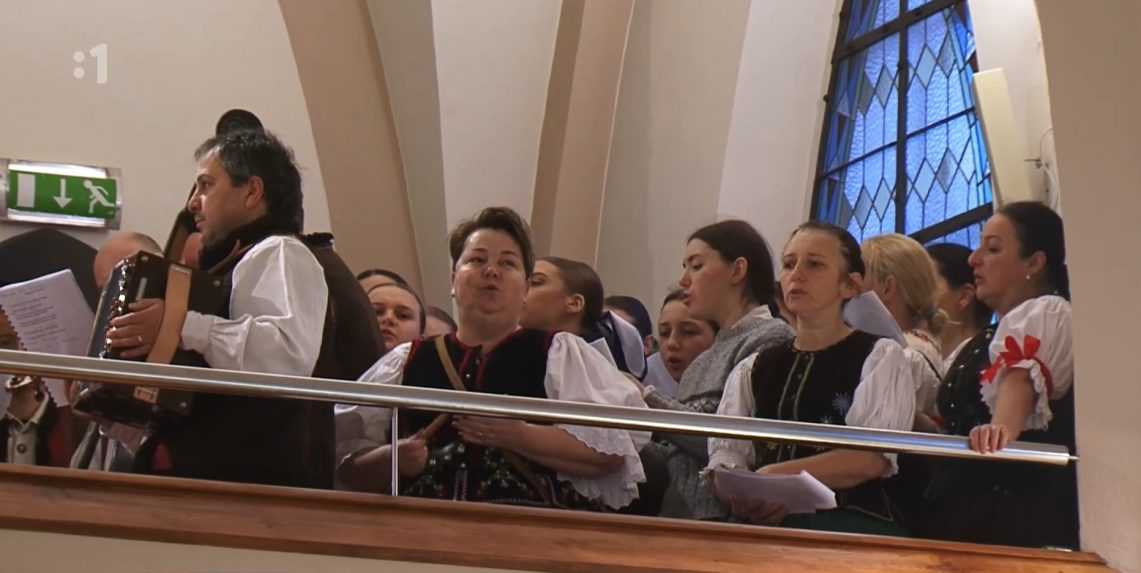 Pastiersku omšu spestrili ľudové piesne: V kostole v Zuberci sa predviedli folkloristi