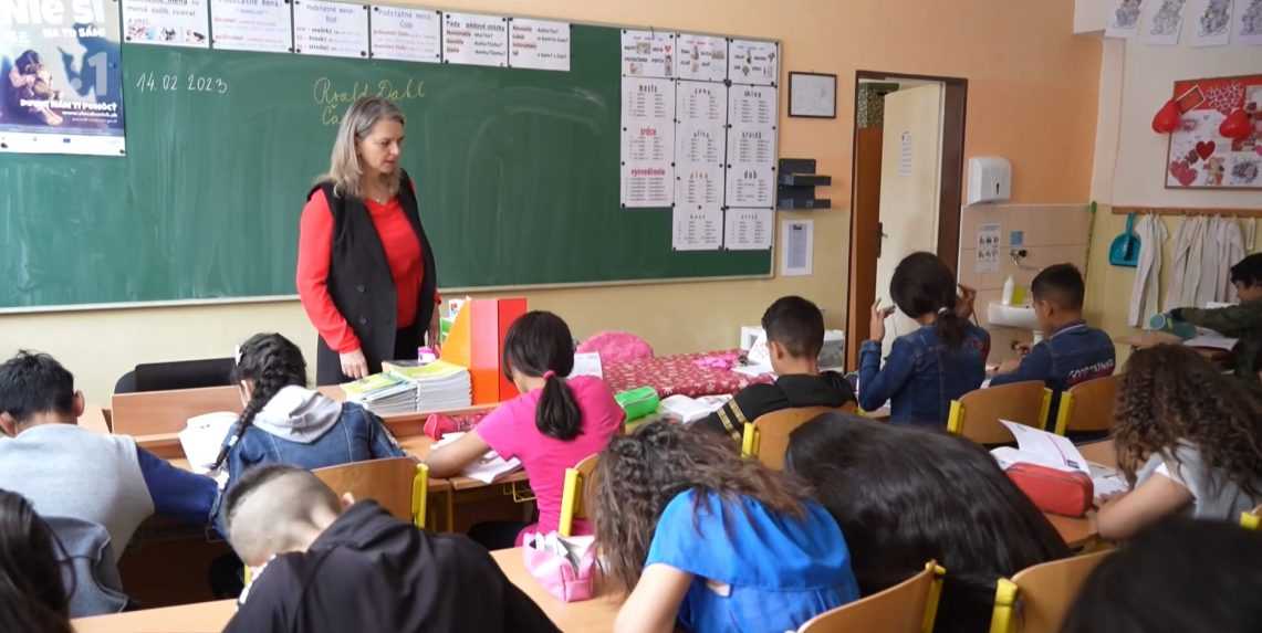 Segregácia detí na Slovensku spôsobuje, že mnohí školáci sú neprávom v špeciálnych školách. Ministerstvo navrhlo riešenie