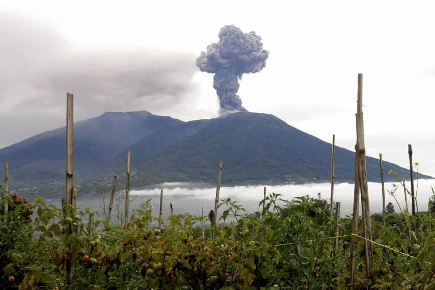 Po erupcii sopky Merapi v Indonézii zomrelo 11 horolezcov, ďalší sú nezvestní