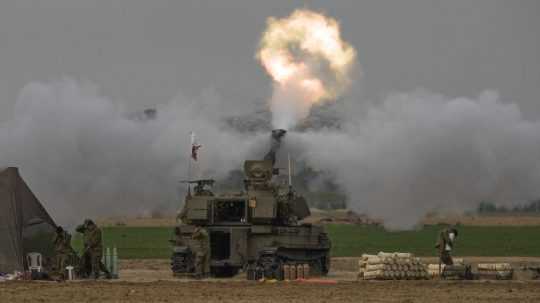 Na snímke pracuje izraelská delostrelecká jednotka.