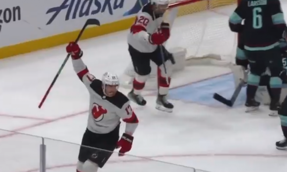 VIDEO: Nemec v NHL prvýkrát skóroval, na ľade Seattlu strelil za Devils víťazný gól