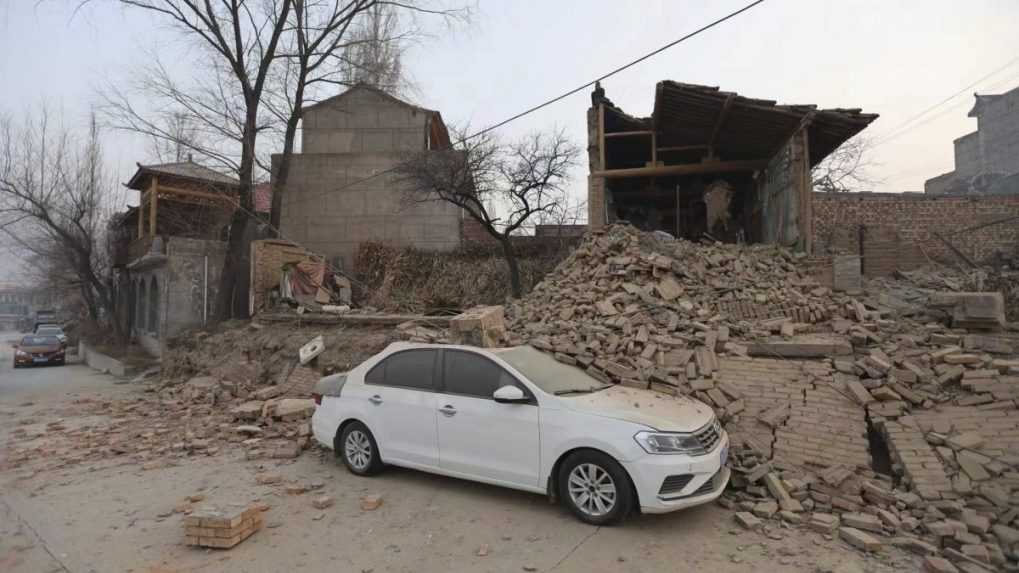 Z Číny hlásia desiatky mŕtvych po silnom zemetrasení. Niekoľko dedín ostalo bez elektriny a vody