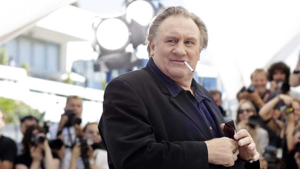 Obvinenia voči Gérardovi Depardieuovi pribúdajú. Španielska novinárka podala na herca trestné oznámenie za znásilnenie
