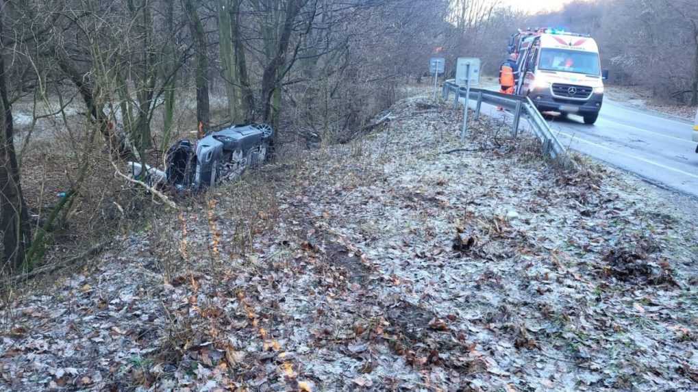 Tragická nehoda na Pezinskej Babe: Po náraze do stromu zahynul vodič osobného auta