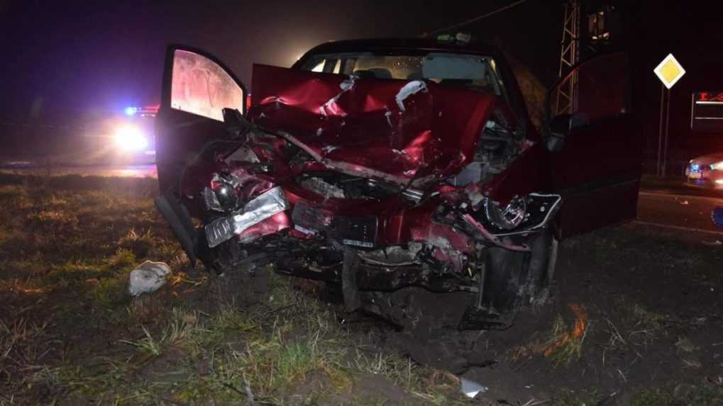 Tragická nehoda v Ilavskom okrese: Žena prišla o život pri čelnej zrážke