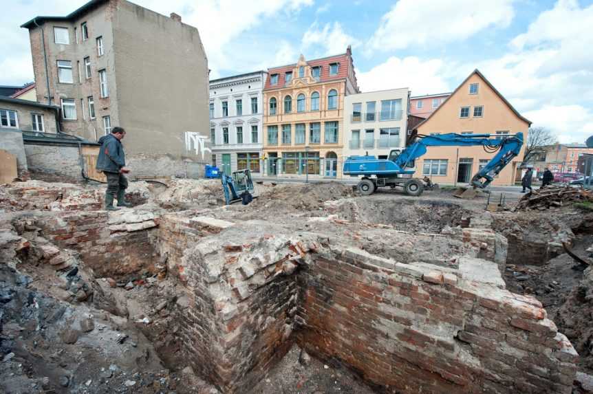 Kliatba vzývajúca Belzebuba: Z latríny v Nemecku vytiahli unikátny archeologický nález
