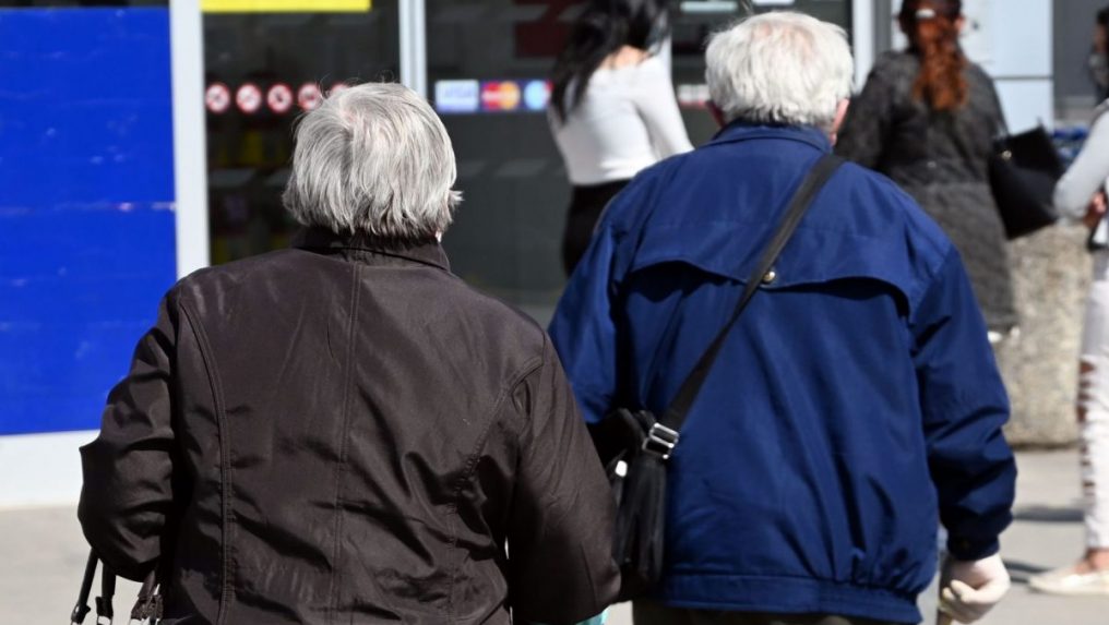 Vekový strop či skorší odchod pre manuálne pracujúcich: Vláda zvažuje zmeny v dôchodkoch