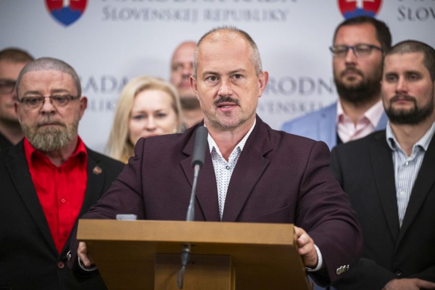 Predseda ĽSNS M. Kotleba ohlásil prezidentskú kandidatúru, začína zbierať podpisy