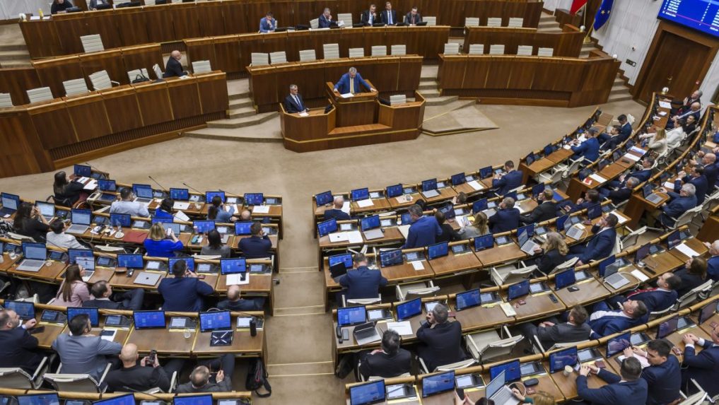 Parlament schválil skrátenie diskusie k novele Trestného zákona. Bude sa rokovať najviac 62 hodín