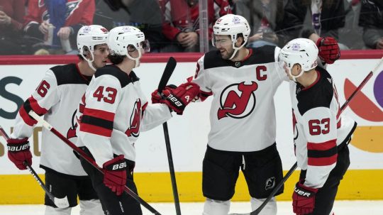 NHL: Devils s Nemcom zdolali Fehérváryho Washington, brankár Dostál vytvoril nový rekord Anaheimu