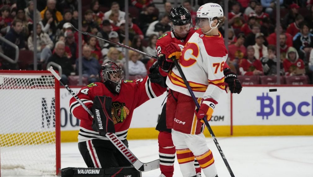 NHL: Pospíšil bodoval, no jeho Calgary prehralo na ľade Chicaga