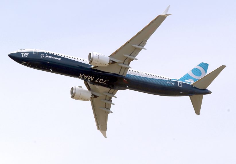 Ďalší problém Boeingu: Stroj japonských aerolínií musel neplánovane ukončiť let kvôli praskline na skle