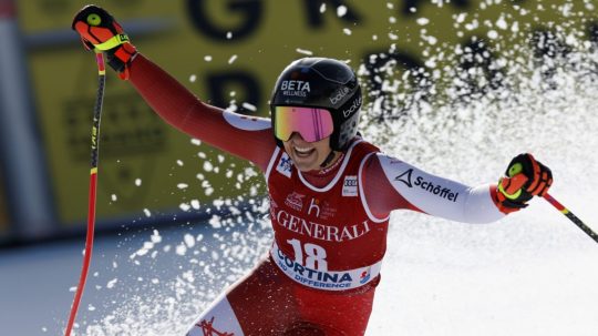 Na snímke Rakúska lyžiarka Stephanie Venierová.