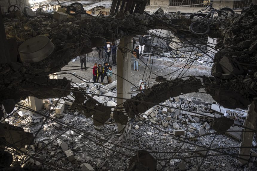 Izrael je izveo zračni napad na ciljeve u Rafi.  Netanyahu je izjavio da će se operacija nastaviti
