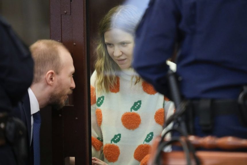 Ruský súd vyniesol rozsudok nad ženou, ktorá sa podieľala na vlaňajšom atentáte na provojnového blogera