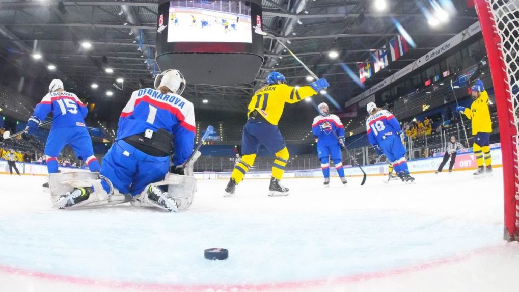 MS žien do 18 rokov: Slovenské hokejistky vzdorovali favorizovaným Švédkam dve tretiny, bod napokon nezískali